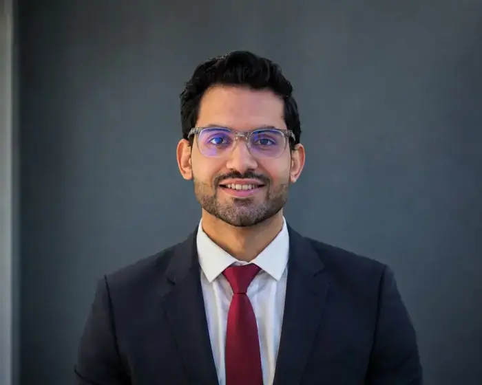 Junaid Khan, Senior Comptable · Tax Expert de Square Zone
